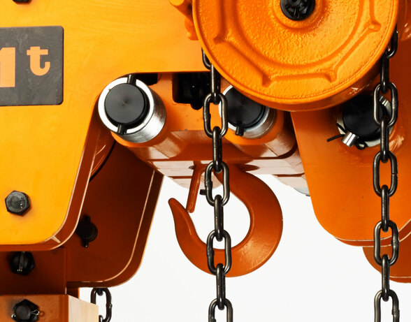 Image of maximum hook travel on SHB ultra low headroom manual hoist and trolley