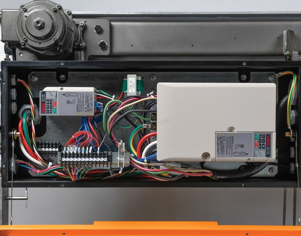 Image of the variable frequency drive on Kito's RY wire rope hoist